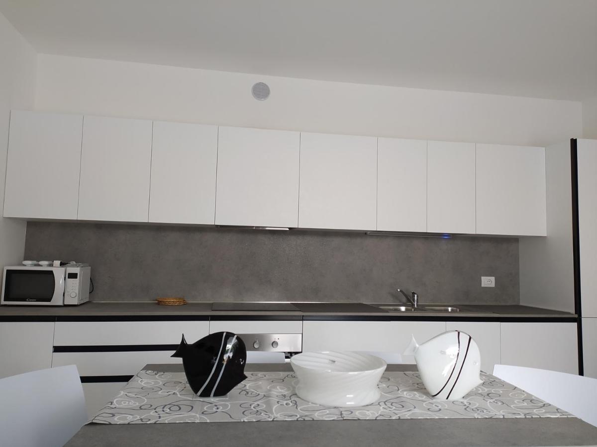 Jesolo Appartamenti F2 - Black And White Exterior photo